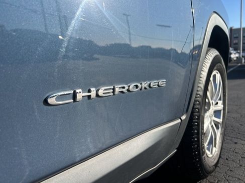 Used 2020 Jeep Cherokee Latitude image 12