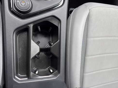 Used 2023 Volkswagen Taos SE image 41