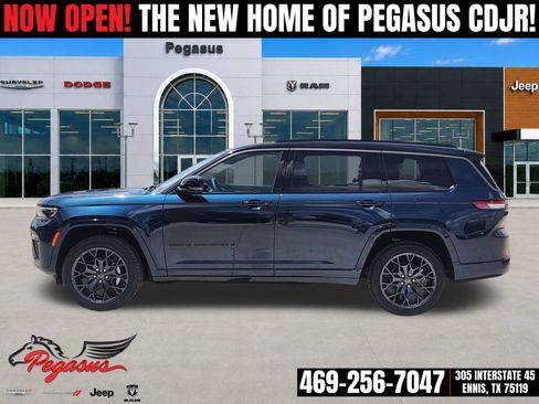 New 2026 Jeep Grand Cherokee L Summit w/ Obsidian Package AWD/4WD image 3