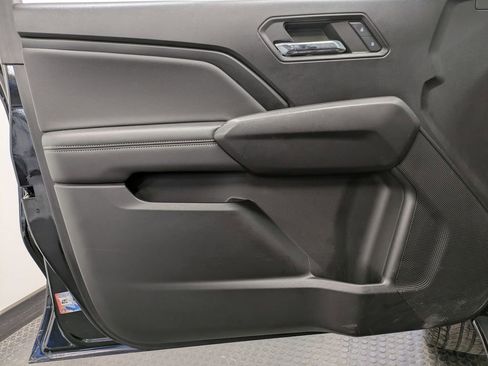 Used 2023 Chevrolet Colorado LT w/ LT Convenience Package II AWD/4WD image 8