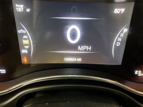 Used 2019 Jeep Grand Cherokee Limited image 12