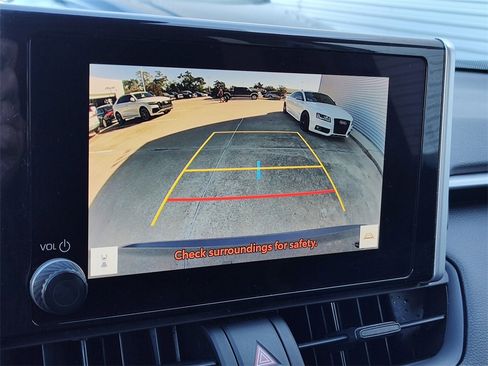 Used 2024 Toyota RAV4 XLE image 37