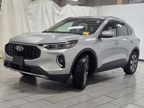 Used 2023 Ford Escape Platinum image 11
