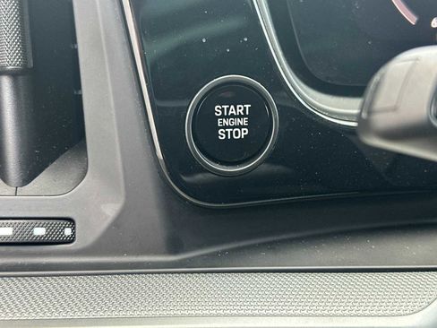 Certified 2025 Porsche Cayenne E-Hybrid image 24