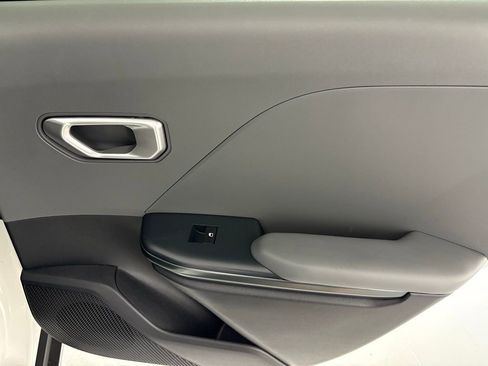 New 2025 Kia K4 LXS image 36