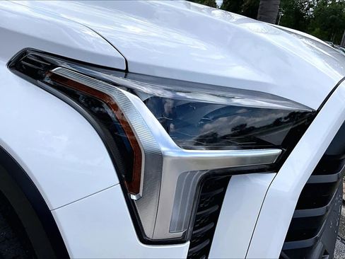 Used 2024 Toyota Tundra SR5 w/ SR5 Convenience Package AWD/4WD image 28