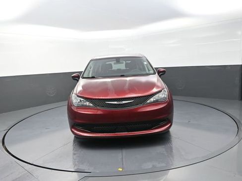Used 2022 Chrysler Voyager LX FWD image 66