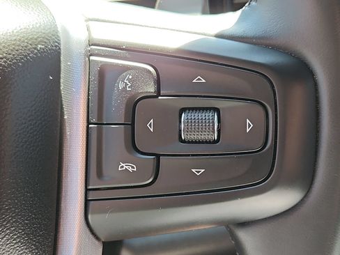 Used 2023 GMC Sierra 1500 SLT AWD/4WD image 17