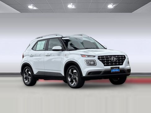 Used 2022 Hyundai Venue SEL FWD image 6