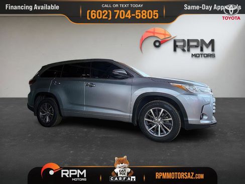 Used 2018 Toyota Highlander XLE image 29