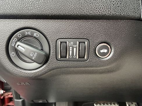 Used 2019 Dodge Charger Scat Pack RWD image 18