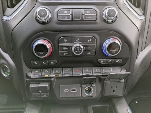 Used 2021 GMC Sierra 1500 AT4 w/ AT4 Value Package image 23