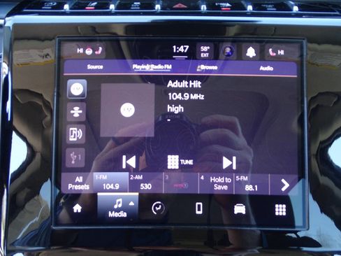 Used 2022 Jeep Grand Cherokee Laredo w/ Luxury Tech Group I image 24