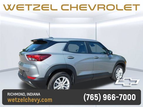 Used 2023 Chevrolet TrailBlazer LS AWD/4WD image 3