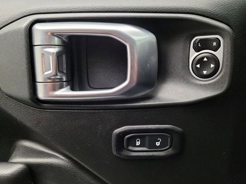 Used 2019 Jeep Wrangler Unlimited Sport S AWD/4WD image 27