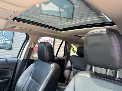 Used 2011 Ford Edge SEL w/ Canadian Comfort Pkg AWD/4WD image 18