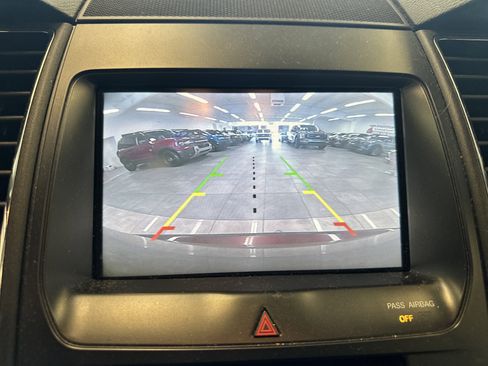 Used 2015 Ford Taurus SEL w/ Equipment Group 201A image 22