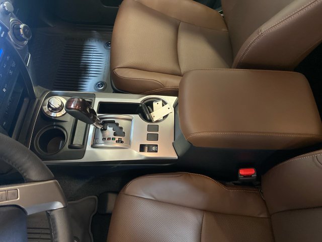 Used 2024 Toyota 4Runner Limited AWD/4WD image 20