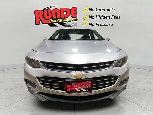 Used 2017 Chevrolet Malibu LT FWD image 9