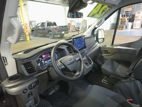 Used 2024 Ford E-Transit 148 Medium Roof image 11