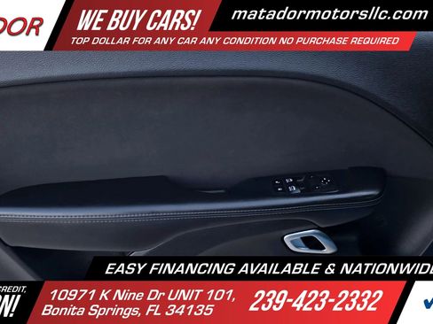 Used 2019 Dodge Challenger SXT w/ Blacktop Package RWD image 9