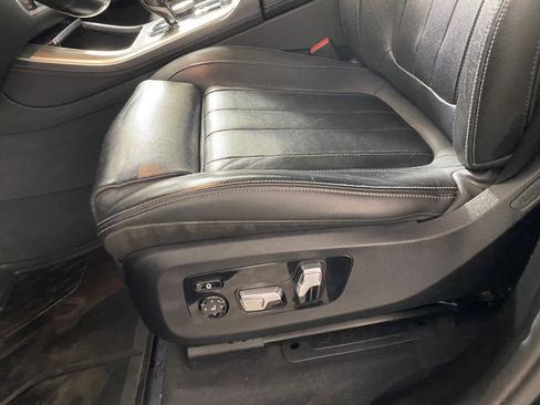 Used 2019 BMW X5 xDrive50i w/ M Sport Package image 12