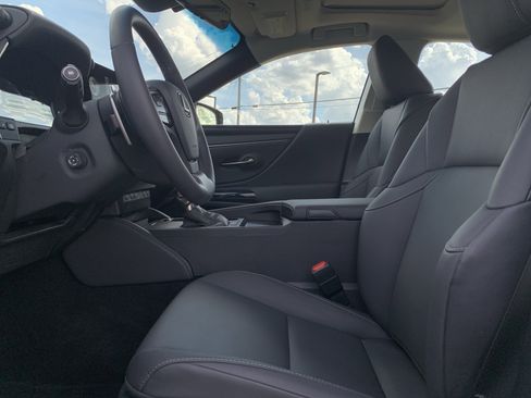 Used 2024 Lexus ES 350 w/ Premium Package image 17