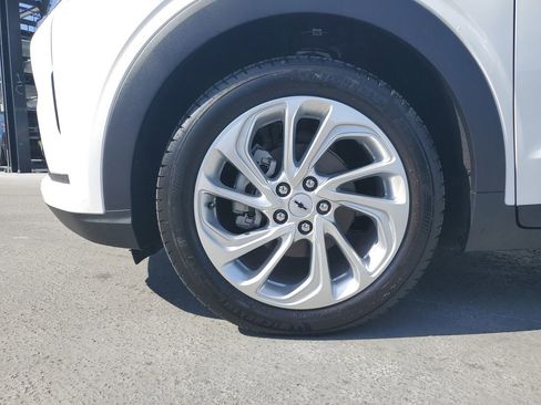 New 2027 Chevrolet Bolt LT image 7