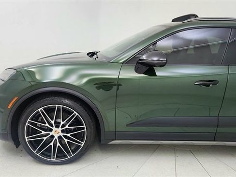 Used 2025 Porsche Macan 4S Electric image 10