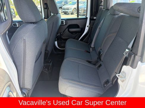 Used 2024 Jeep Gladiator Sport AWD/4WD image 23