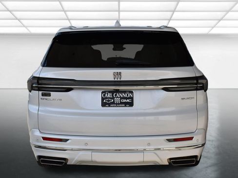 Used 2025 Buick Enclave Avenir w/ LPO, Floor Liner Package FWD image 10