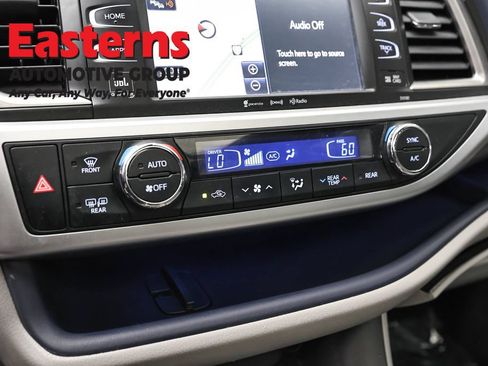 Used 2017 Toyota Highlander Limited Platinum AWD/4WD image 20