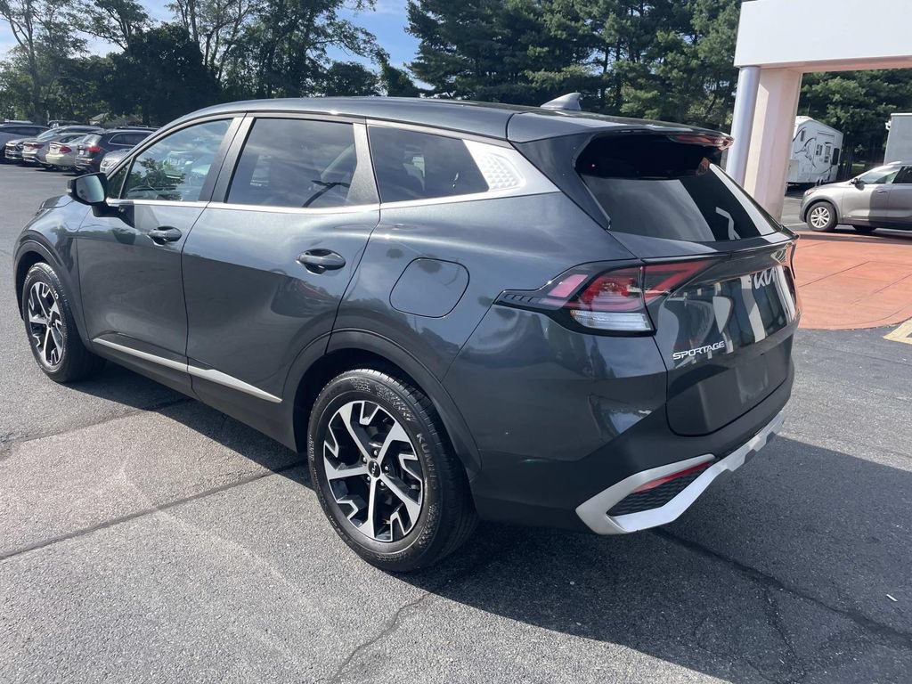 Used 2025 Kia Sportage EX FWD image 3