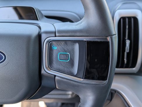 Certified 2025 Ford Expedition Active image 23