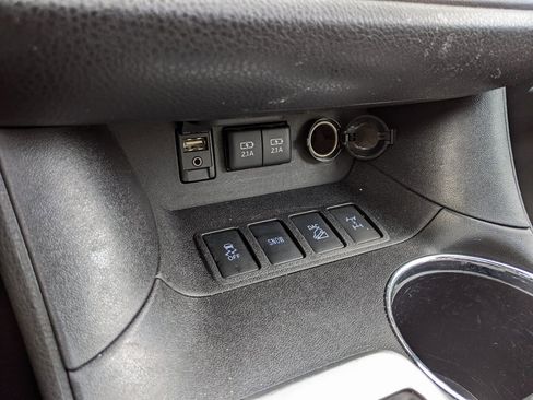 Used 2017 Toyota Highlander XLE image 19