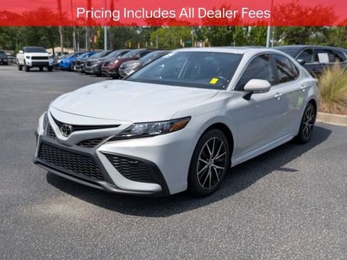 Used 2024 Toyota Camry SE FWD image 9