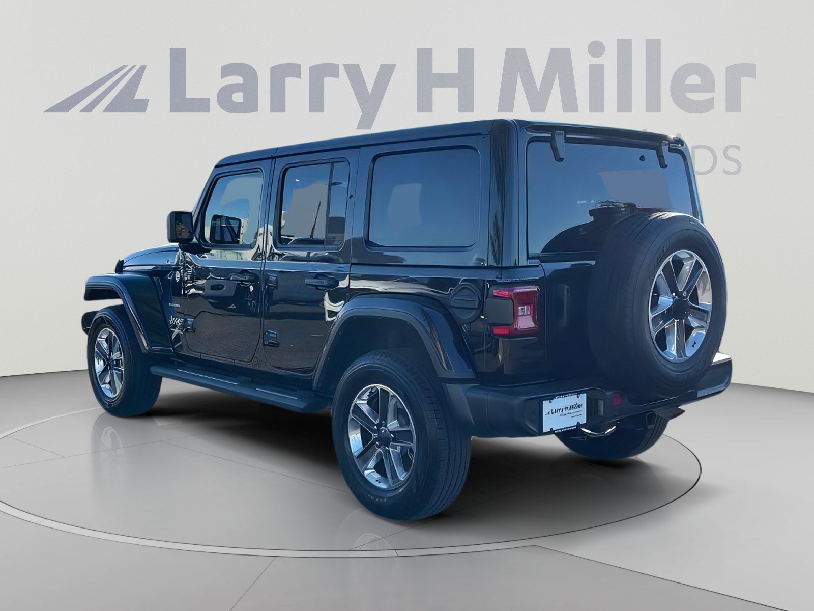 Used 2021 Jeep Wrangler Unlimited Sahara w/ Safety Group AWD/4WD image 4