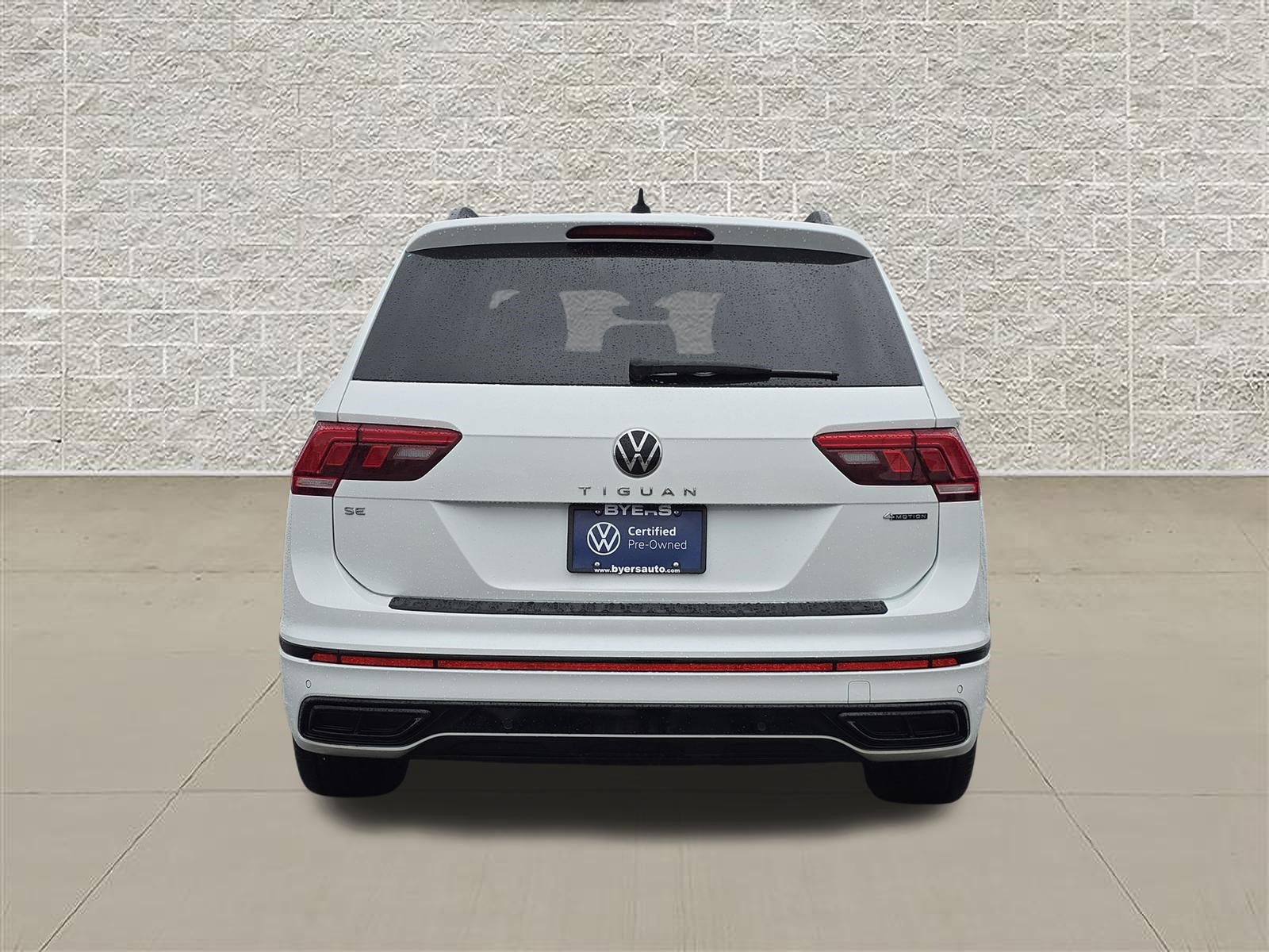 Certified 2024 Volkswagen Tiguan SE R-Line AWD/4WD image 6