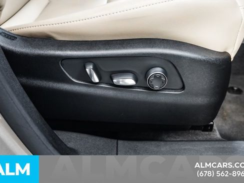 Used 2025 Cadillac XT4 Premium Luxury FWD image 49
