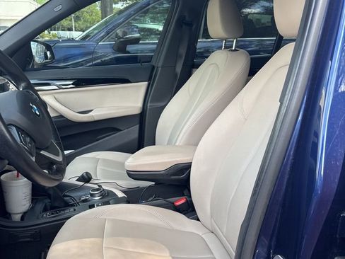 Used 2018 BMW X1 xDrive28i w/ Convenience Package AWD/4WD image 3
