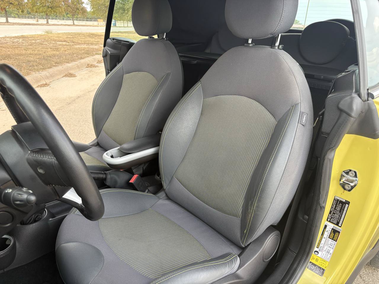 Used 2009 MINI Cooper Convertible FWD image 36