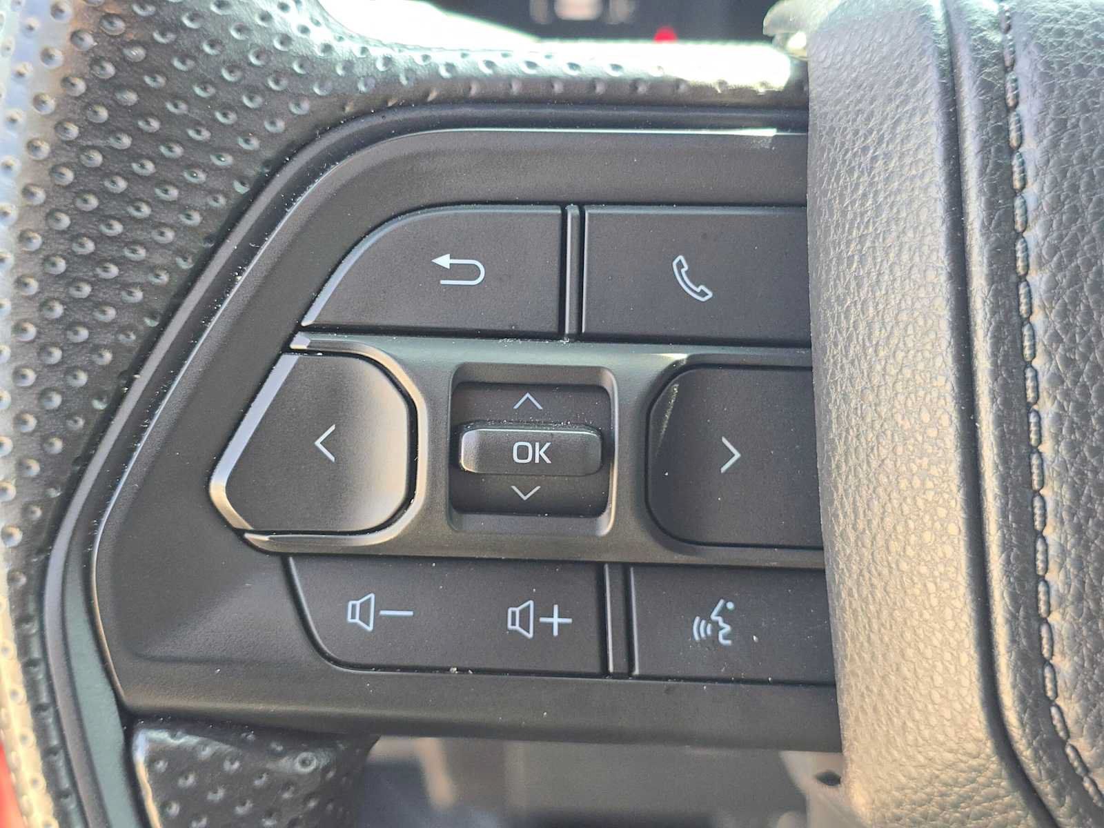 Certified 2024 Toyota Tacoma SR5 AWD/4WD image 28