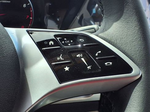 New 2025 Mercedes-Benz GLB 250 4MATIC image 21