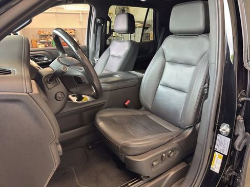 Used 2022 Chevrolet Tahoe LT w/ LT Signature Plus Package RWD image 9