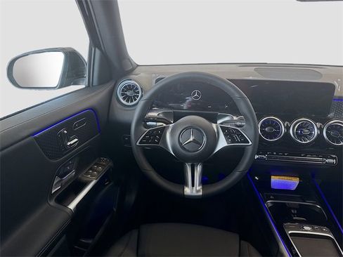 New 2025 Mercedes-Benz GLB 250 4MATIC image 5
