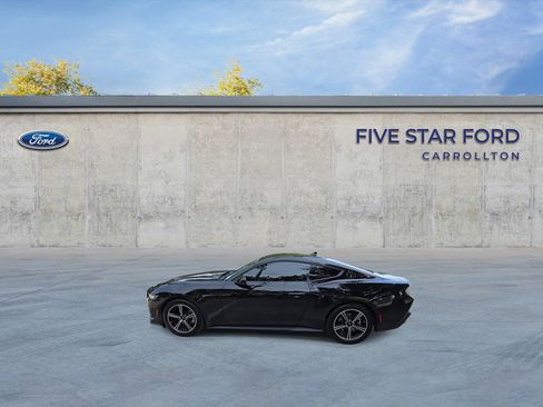 Used 2024 Ford Mustang Coupe image 5