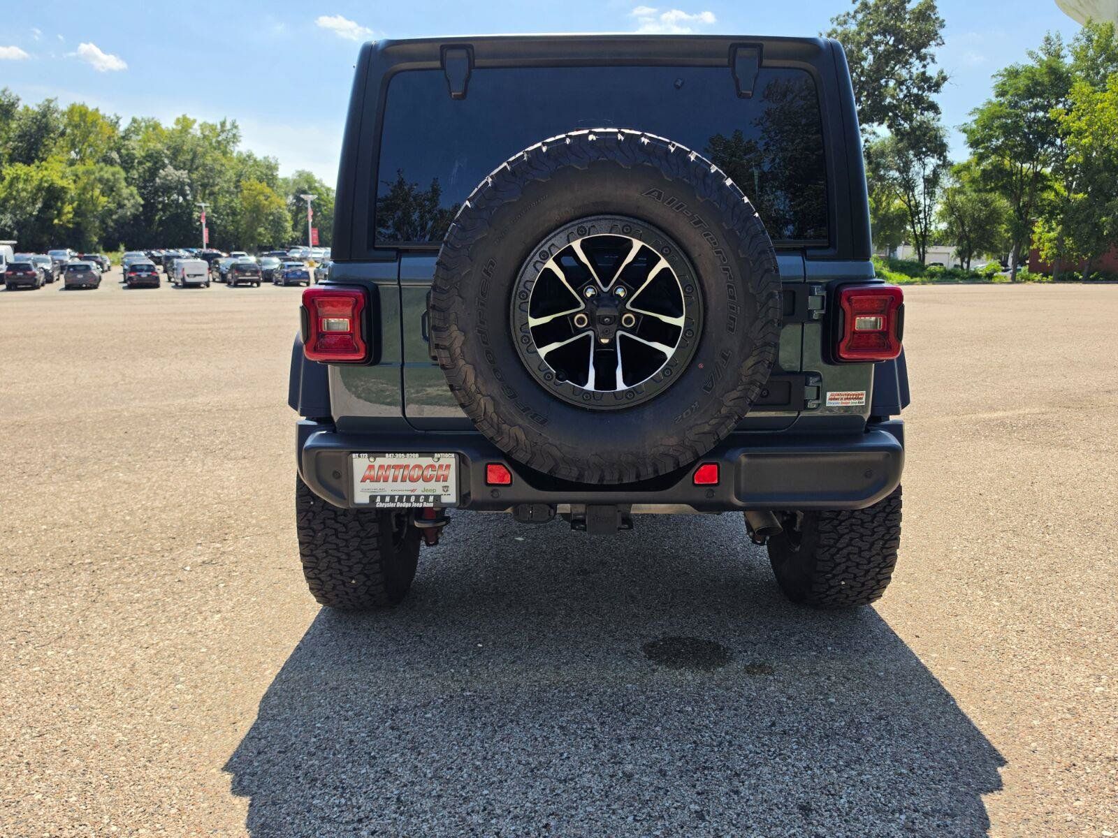 Used 2025 Jeep Wrangler Unlimited Sport AWD/4WD image 19