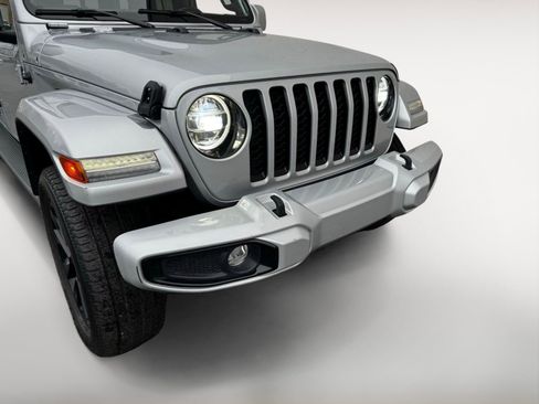 Used 2022 Jeep Gladiator High Altitude AWD/4WD image 8