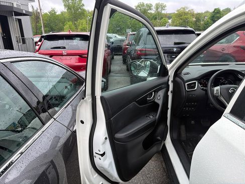 Used 2016 Nissan Rogue SL w/ SL Premium Package AWD/4WD image 16
