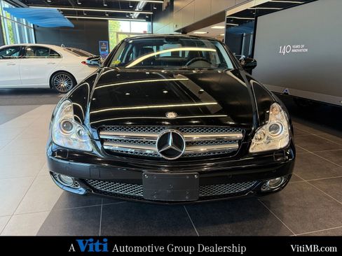 Used 2010 Mercedes-Benz CLS 550 image 3